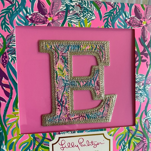 Lilly Pulitzer E Monogram Sticker Tropical Coastal Preppy Party All the Tide NWT - Picture 2 of 4